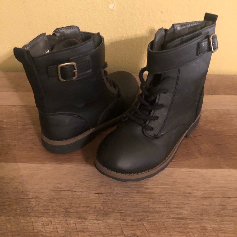 EUC Carter’s Toddler Comrade 2 combat boots